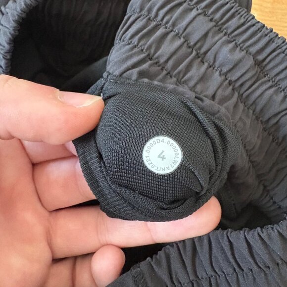 Lululemon Athletic Hotty Hot High Rise Lined Shorts 4” Black Women’s Size 4 - Picture 9 of 9